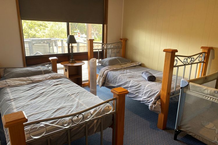 Settled In – Cozy Retreat with Deck