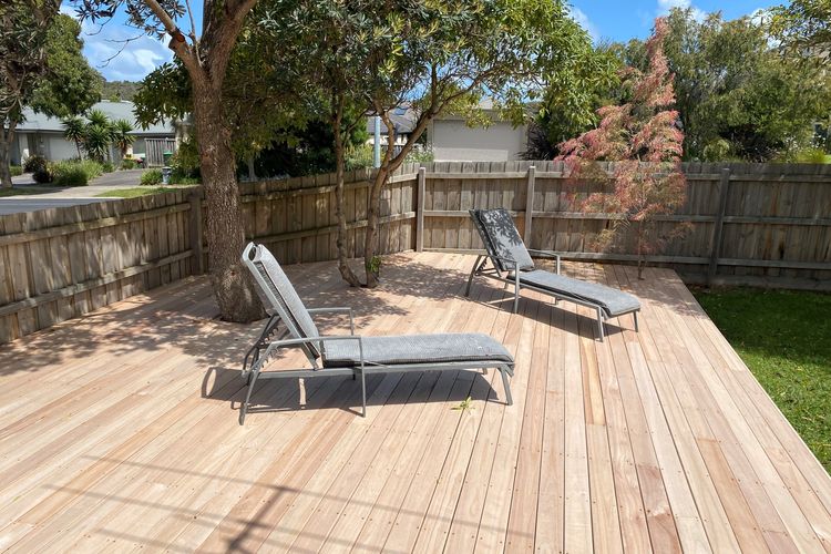 Settled In – Cozy Retreat with Deck