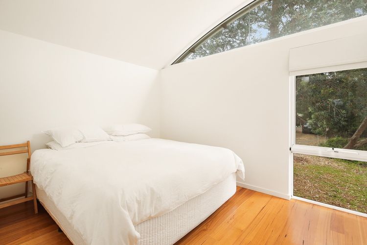 Modern Sanctuary by the Silverleaves Beach