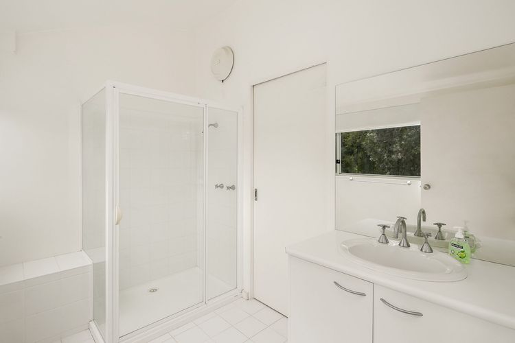 Modern Sanctuary by the Silverleaves Beach