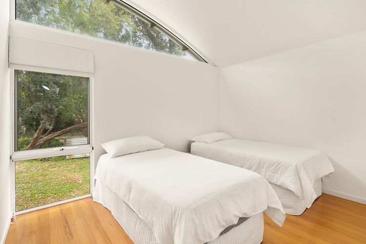 Modern Sanctuary by the Silverleaves Beach