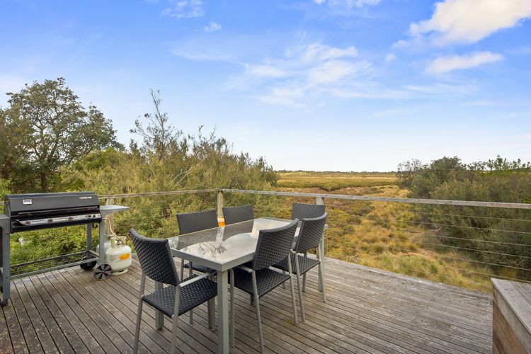 Modern Sanctuary by the Silverleaves Beach