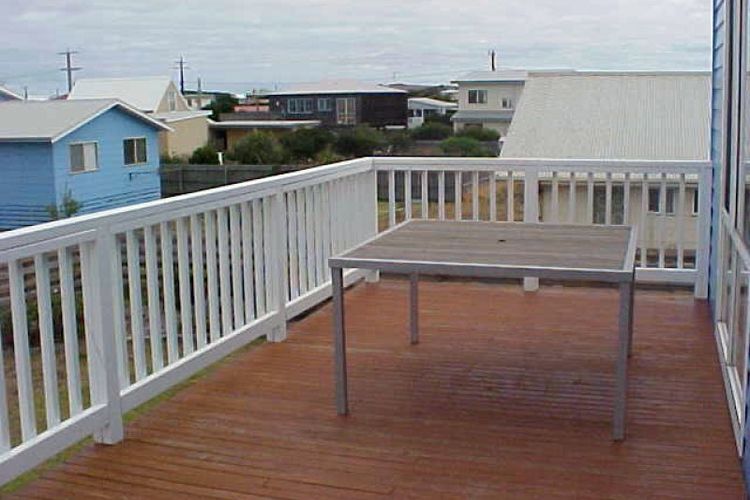 Sinclair Surfside Stay