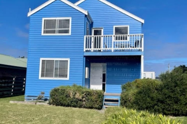 Sinclair Surfside Stay