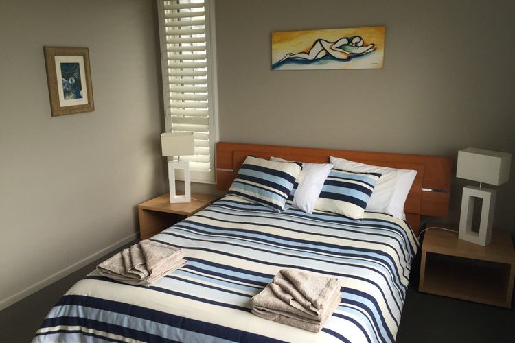 Seabreeze at Smiths Beach