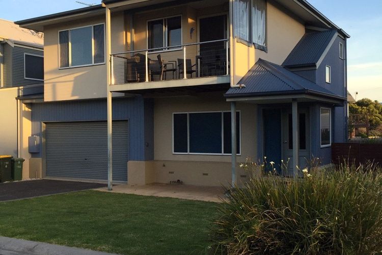 Seabreeze at Smiths Beach