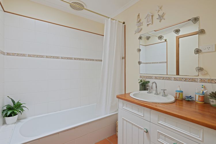 Trackside Family and Friends Escape on Phillip Island