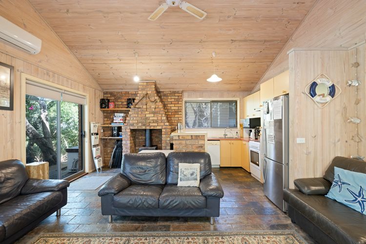 Island Crescent Pines Retreat