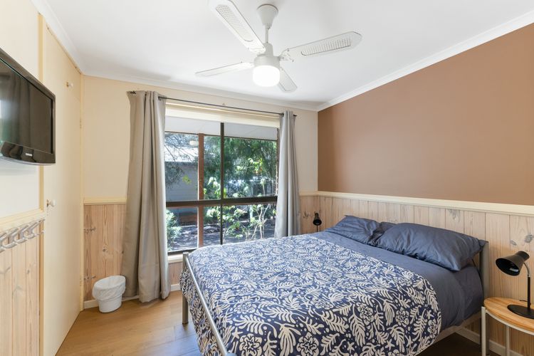 Island Crescent Pines Retreat