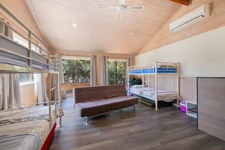 Island Crescent Pines Retreat