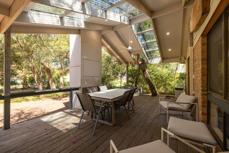 Island Crescent Pines Retreat