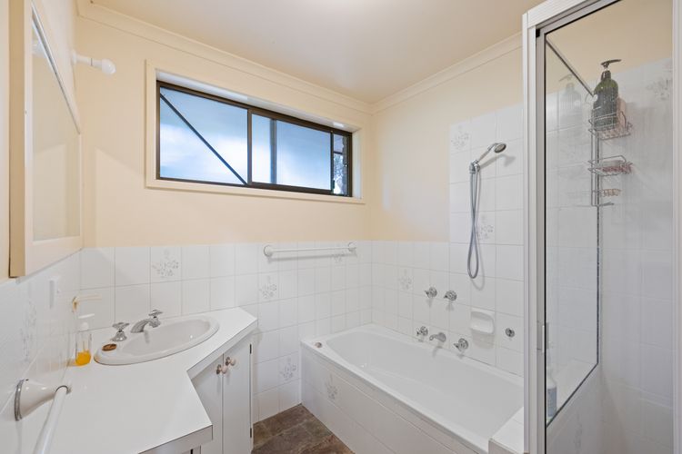 Island Crescent Pines Retreat