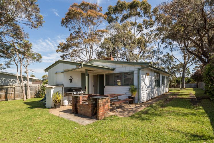 Cowes Coastal Retro Cottage