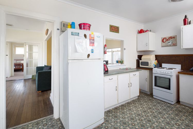 Cowes Coastal Retro Cottage