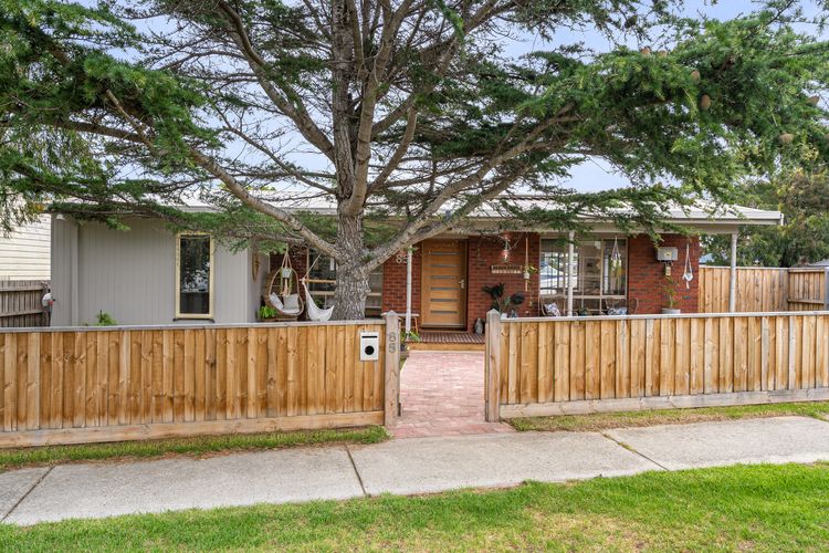 The Beach House in Corinella