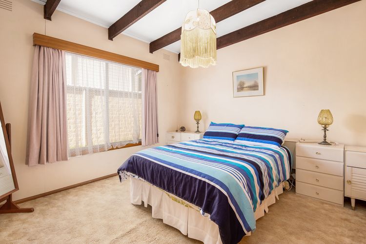 Cozy Silverleaves Cottage