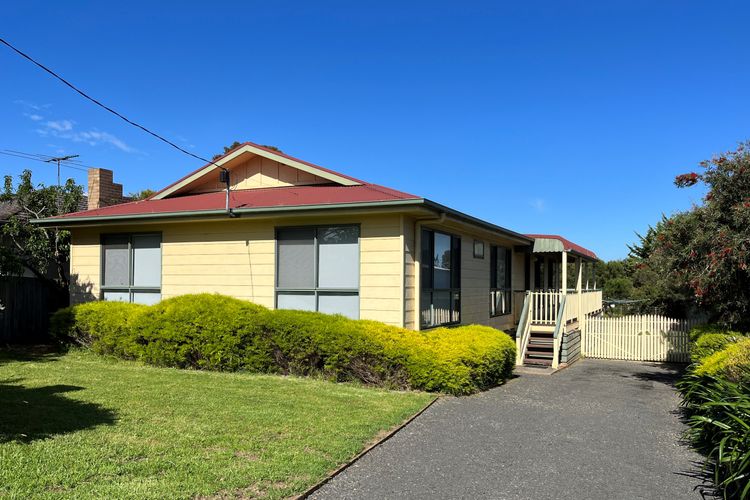 Roydon Island Retreat