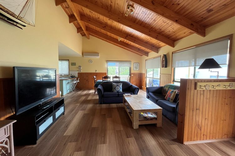 Roydon Island Retreat