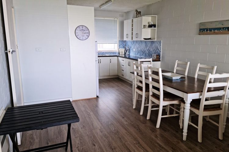 Cozy Foreshore Getaway