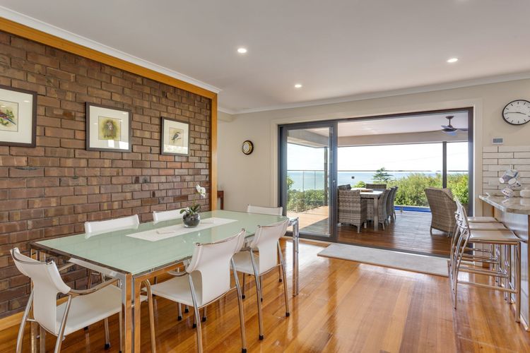 POOLSIDE GETAWAY – DROMANA