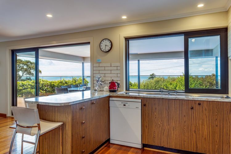 POOLSIDE GETAWAY – DROMANA
