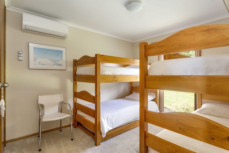 POOLSIDE GETAWAY – DROMANA