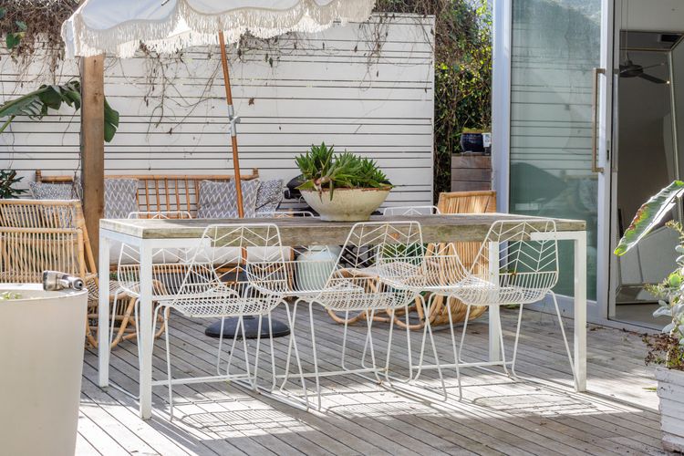 POOLSIDE PARADISE – MOUNT ELIZA