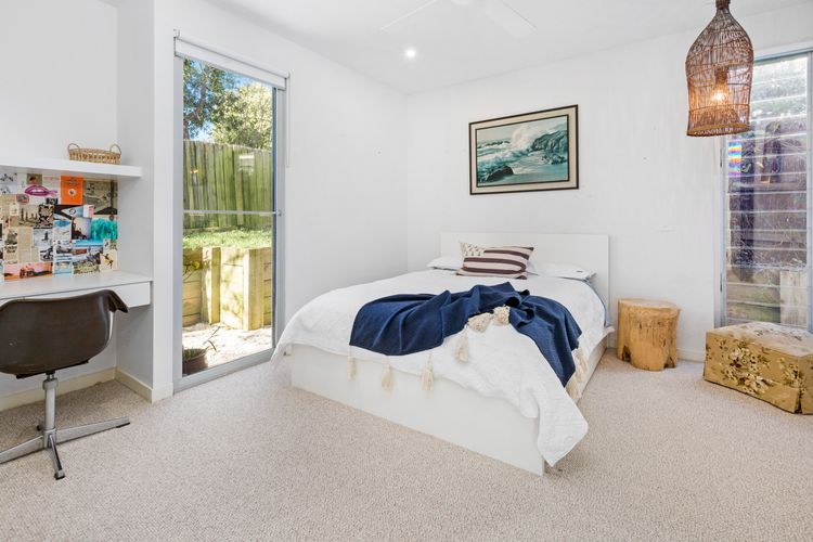 POOLSIDE PARADISE – MOUNT ELIZA