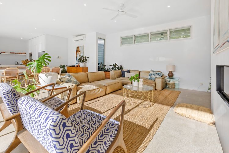 POOLSIDE PARADISE – MOUNT ELIZA
