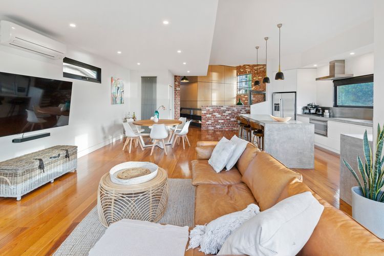 THE LOFT HOUSE