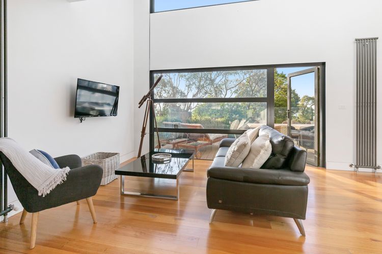 THE LOFT HOUSE