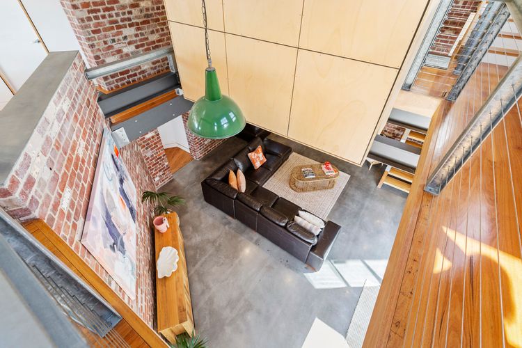 THE LOFT HOUSE
