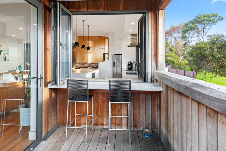 THE LOFT HOUSE