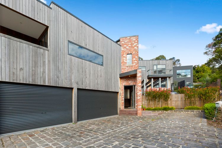 THE LOFT HOUSE