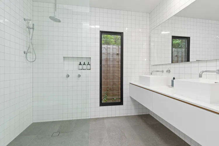 LUXE ON LYDGATE – BLAIRGOWRIE