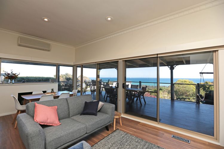 BAY VIEWS ON BROWNE