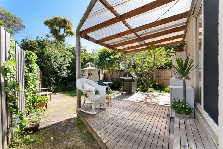 METRES TO THE BEACH – MORNINGTON