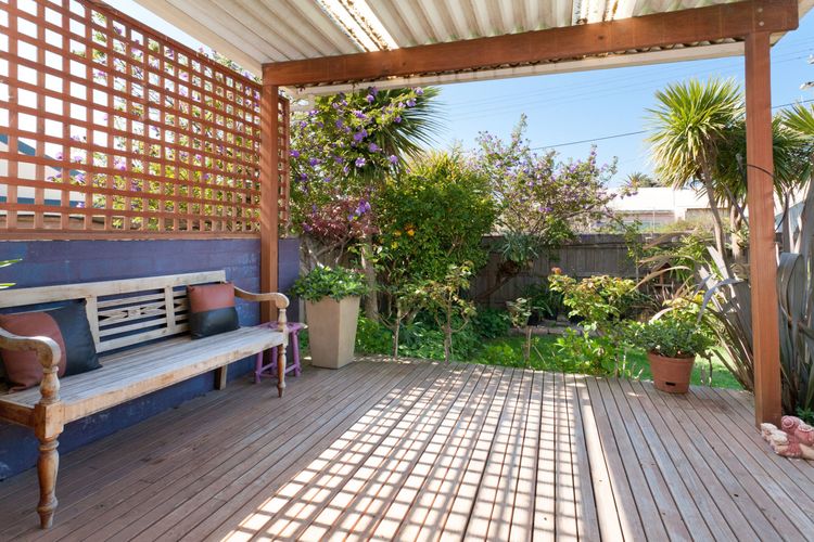 METRES TO THE BEACH – MORNINGTON