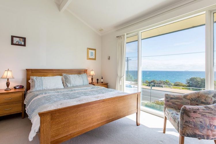 SEAVIEWS MORNINGTON….