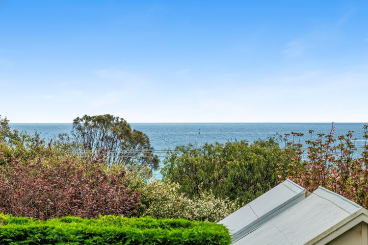 BEACHSIDE GETAWAY – DROMANA