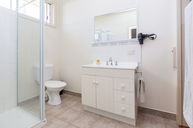 RENOVATED BEACH BEAUTY – ROSEBUD