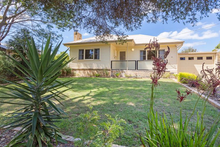 RENOVATED BEACH BEAUTY – ROSEBUD