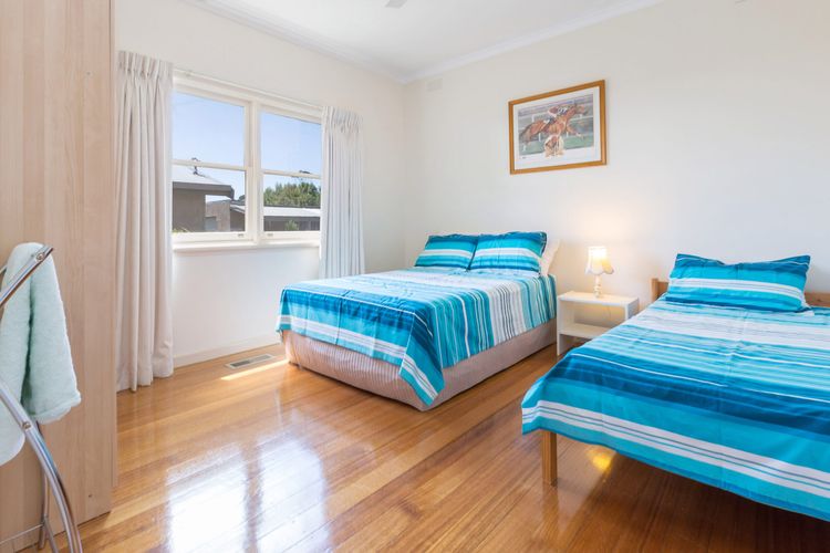 RENOVATED BEACH BEAUTY – ROSEBUD