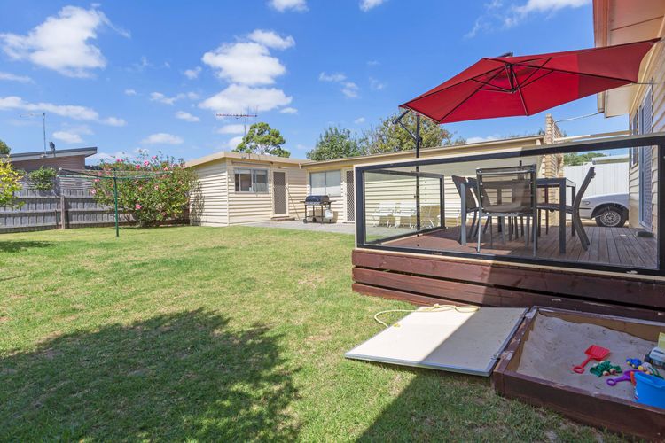 RENOVATED BEACH BEAUTY – ROSEBUD