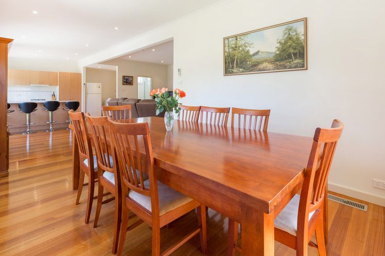 RENOVATED BEACH BEAUTY – ROSEBUD