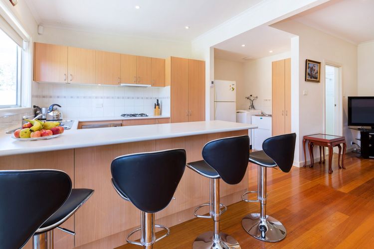 RENOVATED BEACH BEAUTY – ROSEBUD