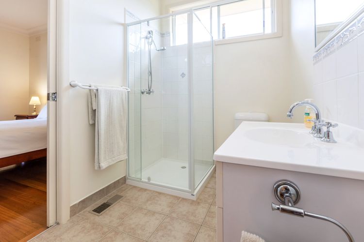 RENOVATED BEACH BEAUTY – ROSEBUD