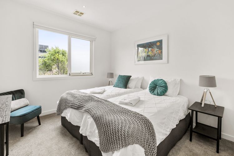 BANGALOW – MORNINGTON