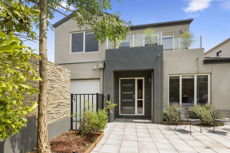 BANGALOW – MORNINGTON