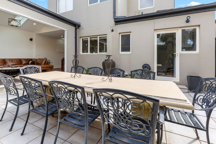 BANGALOW – MORNINGTON